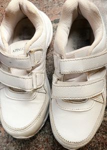 APPALON WHITE SHOES 👟