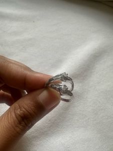 Elegant Silver Toe Ring With White Stone