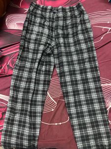 Plaid jogger’s