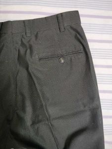 Men 32 Waist Pant - Like New