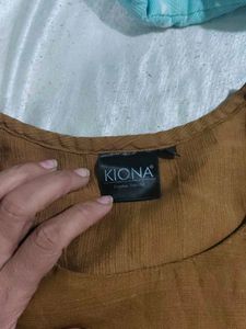 Elegant Embroidered Kurta