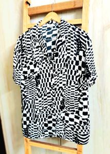 Black &amp; White Printed Shirt Size-44