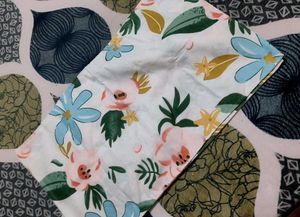 Floral Design Double Bedsheet With Pillow Covers