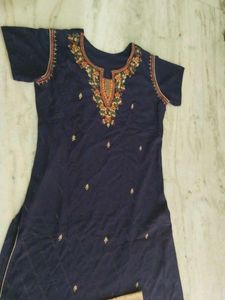 A Straight Women Kurta Nd Pant