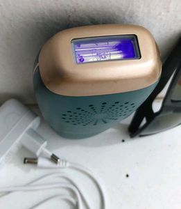 Laser hair removal device