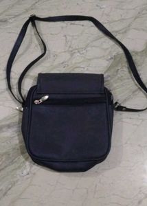 Vintage &#39;V&#39; Detail Shoulder Bag