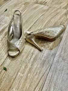 Elegant Gold Peep-Toe Heels