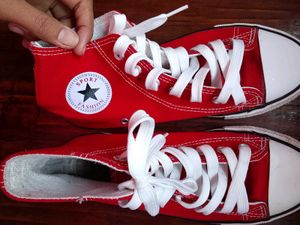 Red Canvers For Unisex