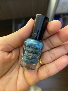 7 Nail Polishes With Remover
