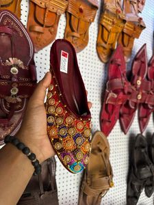 Specially Instock for Festive Season 🔥colour full look😍 Hand crafted Hot selling❤️‍🔥 All sizes availablePrice:-500/-