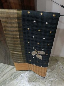 Elegant Black &amp; Gold Saree