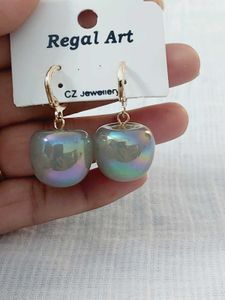 Cute Pearlescent Earrings
