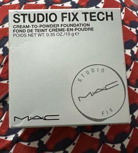 Mac Studio Fix Tech Powder Foundation