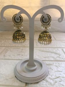 Gold Jhumuka With White Pearls