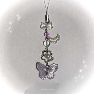 ₊˚⊹౨ handmade butterfly phone charms ৎ ₊˚⊹