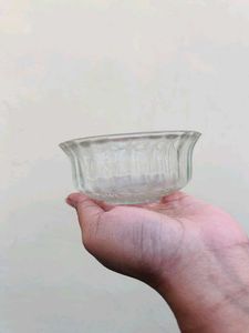 2 Glass Bowls 🥣