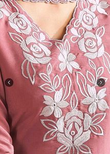 Elegant Mauve Embroidered Kurta Set
