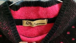 Stylish Woollen Girls Sweatshirt For Winters
