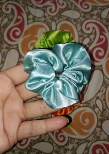 3 Scrunchies