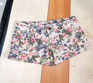 Floral Shorts Slim Fit