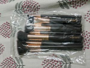 Minara Makeup Brush Set