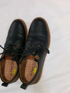 Tiger Hill Black Casual Shoes