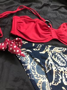 this is a set of bikini