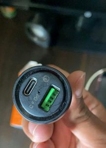27W Spigen Car Charger