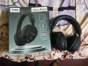 Truke Aura Bass Headphones