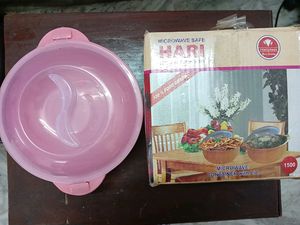 CASSEROLE SET AND 2 JARS CONTAINERS