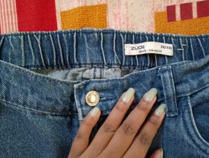 Baggy Jeans And Tank Top Combo🤍