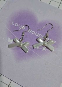 Bow Pearl Earrings