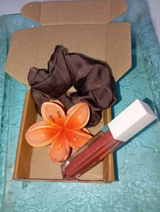 Lipstick & Scrunchie Set
