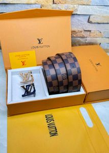 LOUIS VUITTON MENS IMPORTED BUCKLE BELTS WD BOX