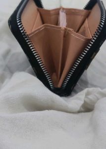 Stylish Compact Zip Wallet with Keychain