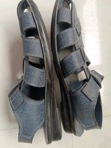 mans sandal good condition