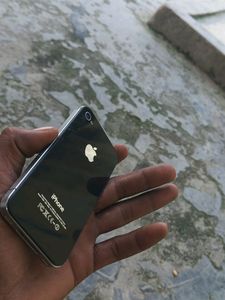 Two Apple Iphone 4s