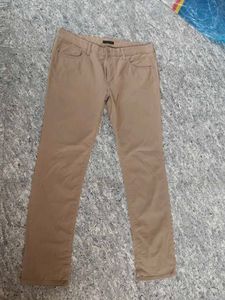 Uniqlo Comfy Tan Chinos - Classic Style