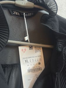 Zara Black ruffled  Pleated sleeve Blouse