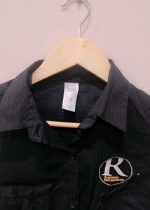 BLACK CROP SHIRT