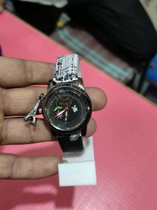 Women Watch / Girls Watch