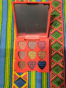 Myglamm XOXO Eyeshadow Palette