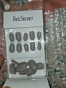 2SETS OF NAILS