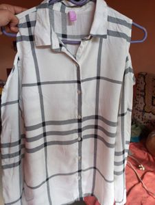 cut Shoulder Shirt 👚