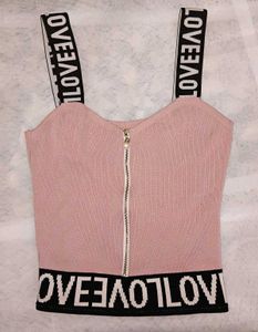 pink top