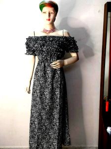 Beautiful Middi Dress In Black 🖤 Colour .. Wholes