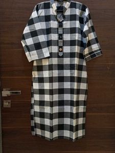 Straight Black,White And Grey Checks Kurta