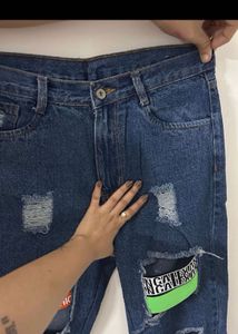 Distressed Blue Jeans 🌼