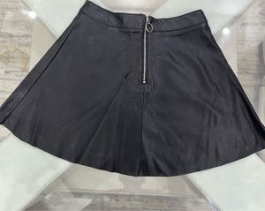 H&amp;M Women’s Skirt Leather