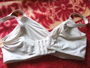 Comfortable Seamless padded wireless White Bra
